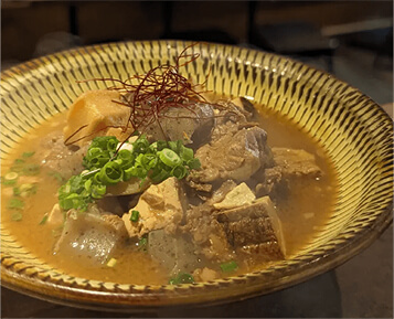 赤だし牛すじ煮込み